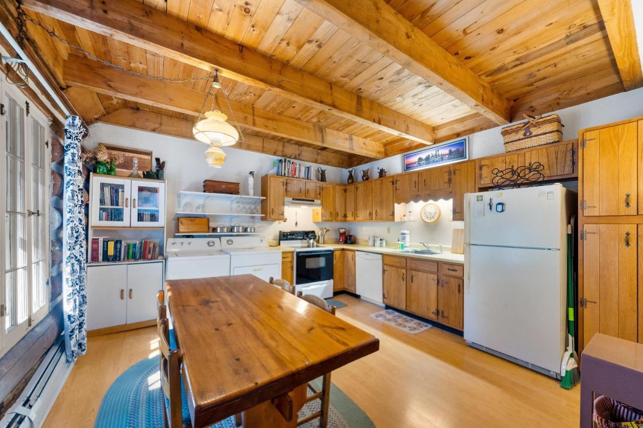 Cozy Condo By Tripp Lake Warrensburg Εξωτερικό φωτογραφία
