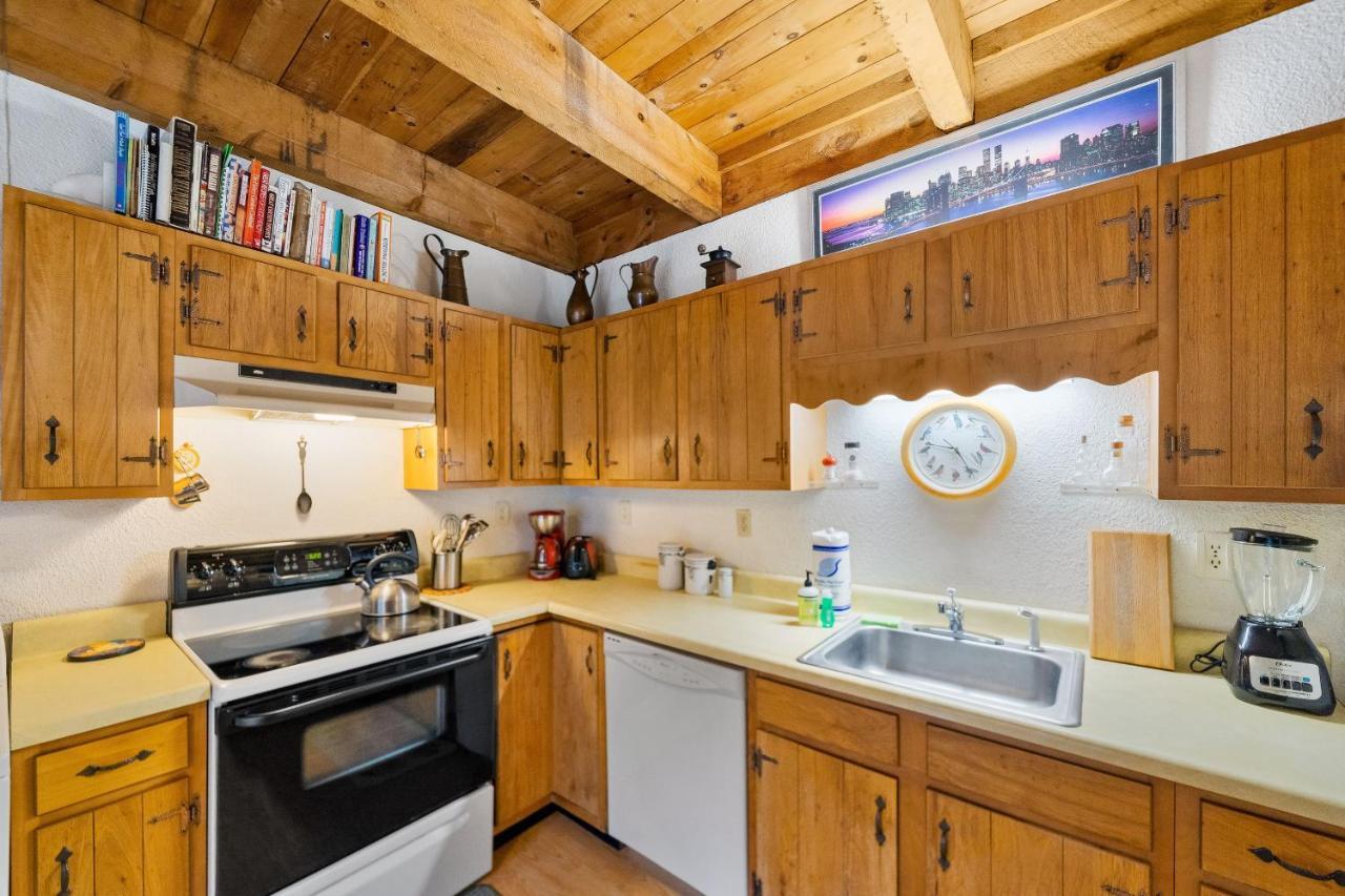 Cozy Condo By Tripp Lake Warrensburg Εξωτερικό φωτογραφία